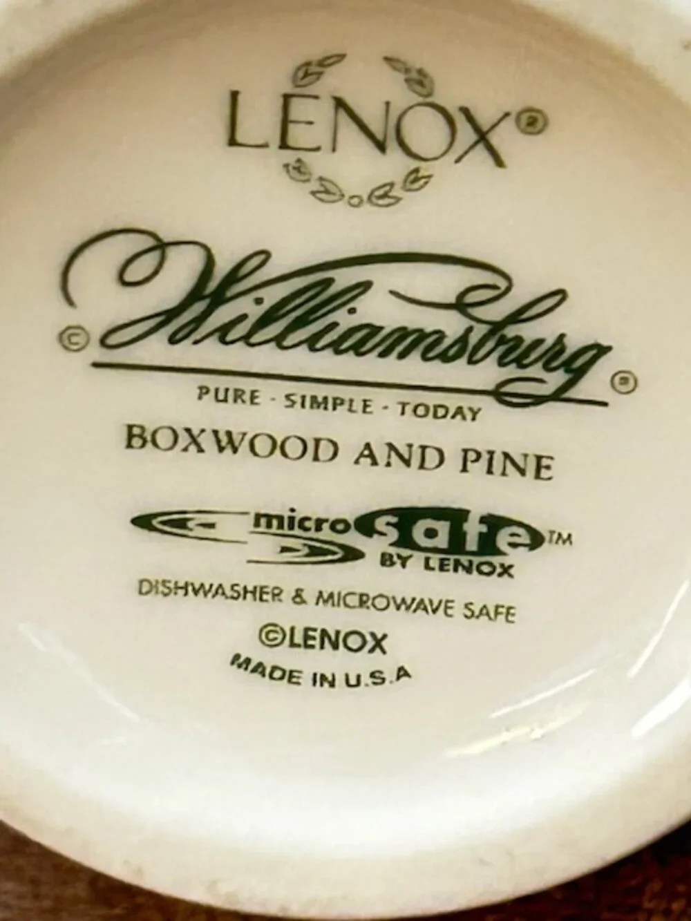 Vintage Lenox Williamsburg Boxwood & Pine Coffee Mugs Set